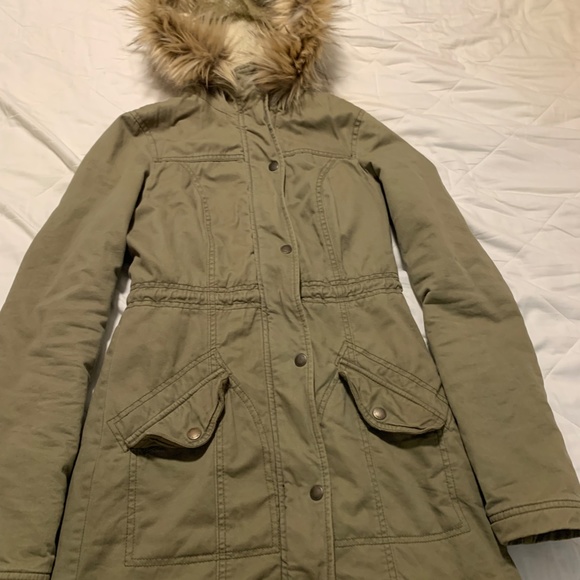 Hollister xs hooded parka with detachable faux fur - Picture 3 of 10